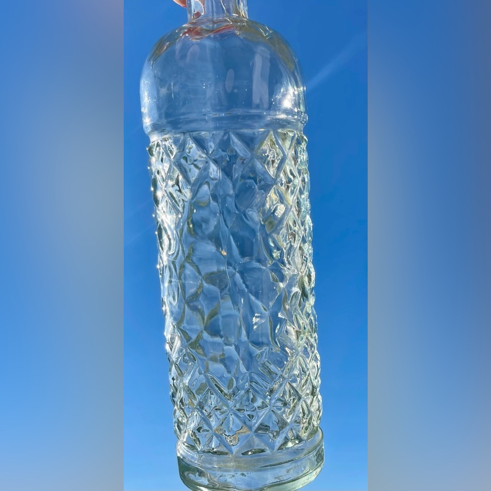 Diamond design  9” bottle